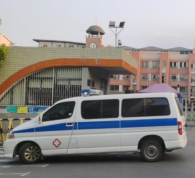 北京救护车出租护送骨折病人一公里多少钱